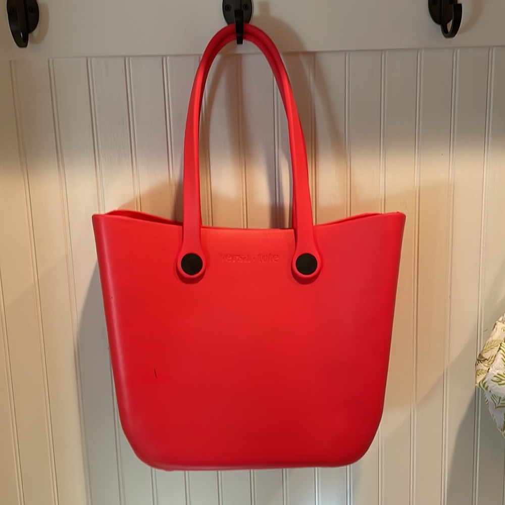 Red Versa Tote by Jen and Co